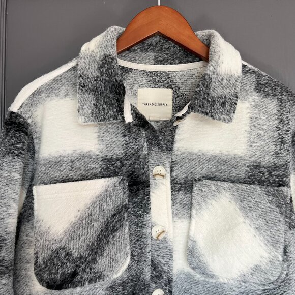 Thread & Supply Plaid Fleece Shacket Cream Black Size Medium M Thick Cozy Fall - Picture 4 of 12